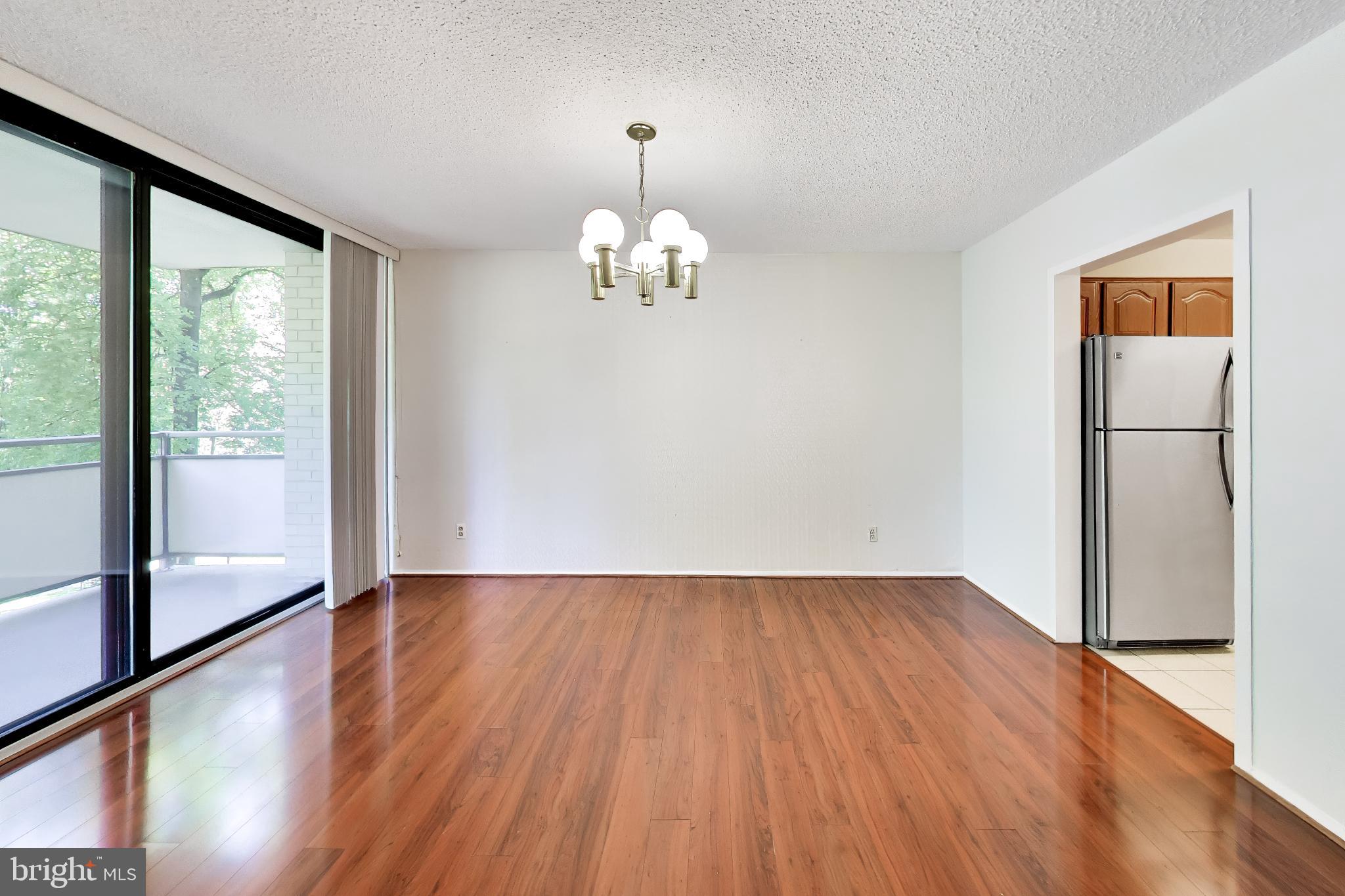5225 Pooks Hill Road, Unit 220N Bethesda, MD 20814 - Photo 12 of 51 Dining Room