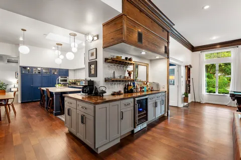 $1,895,000 | 7 Worth Court, Sewall's Point, FL 34996