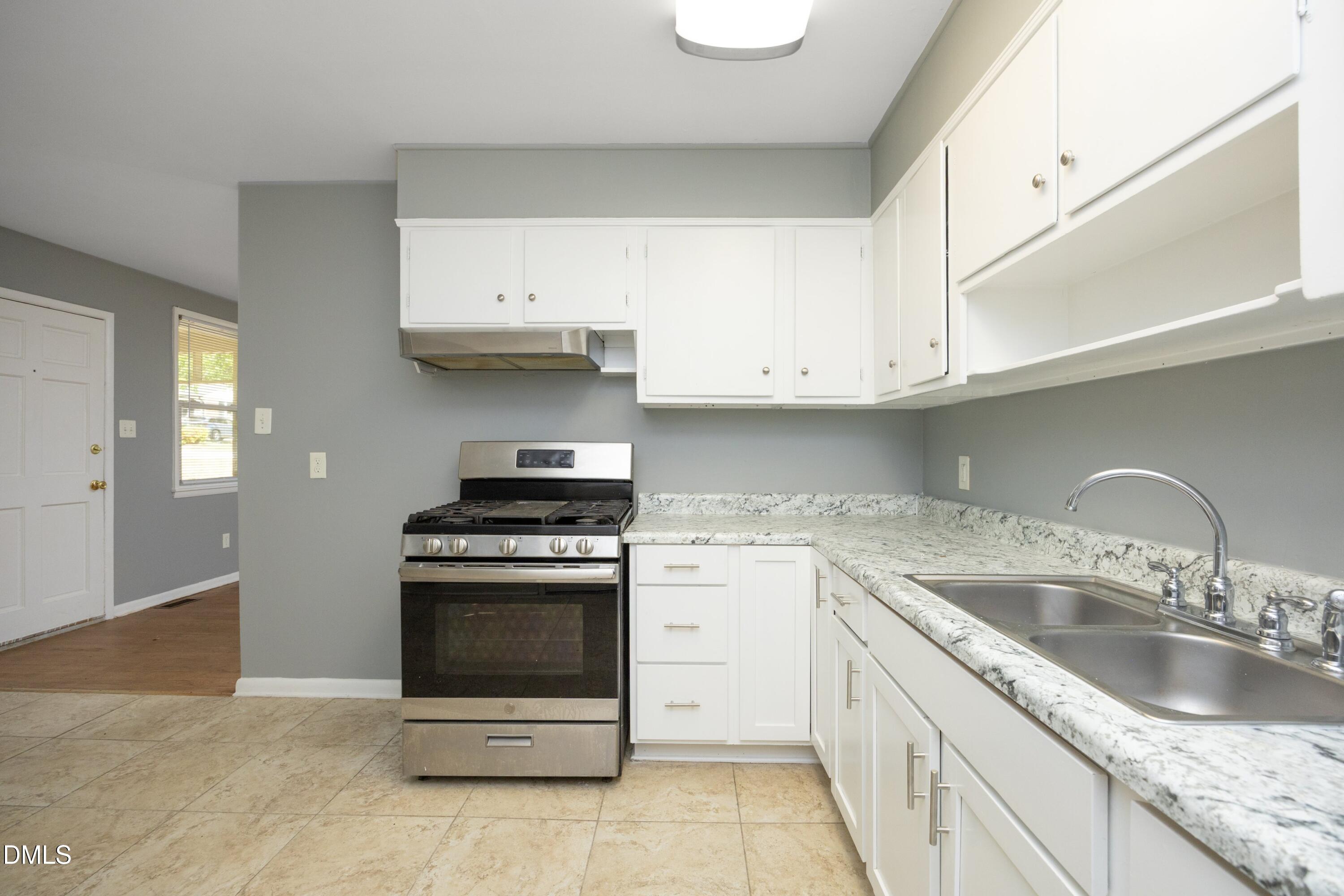 3405 Apache Drive Raleigh, NC 27609 - Photo 15 of 33 14Kitchen