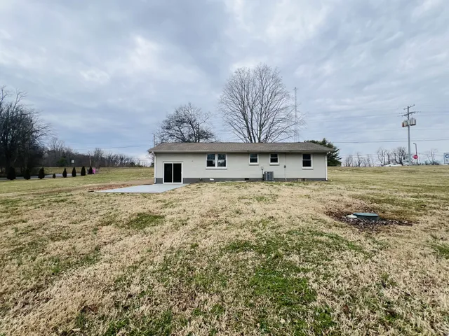 $399,900 | 170 Highway 31W, White House, TN 37188