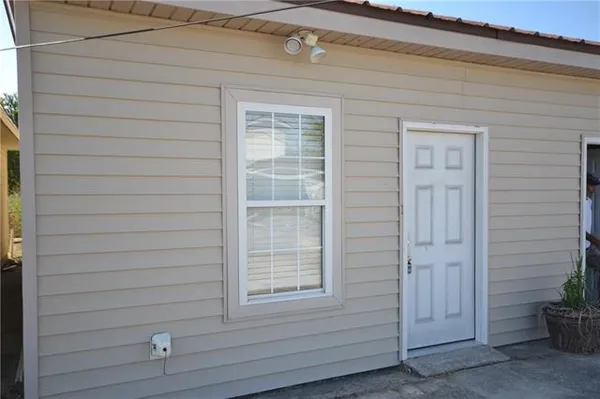 $950 | 116 Red Gros Lane, Unit B, Paradis, LA 70080