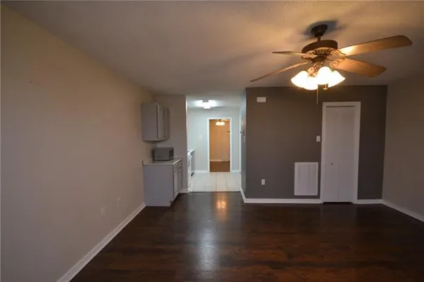 $950 | 116 Red Gros Lane, Unit B, Paradis, LA 70080