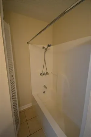 $950 | 116 Red Gros Lane, Unit B, Paradis, LA 70080