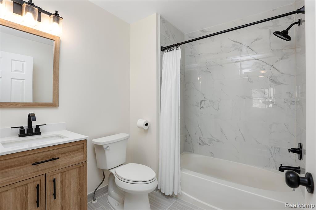 1111 Beaver Run Troy, MI 48083 - Photo 15 of 20