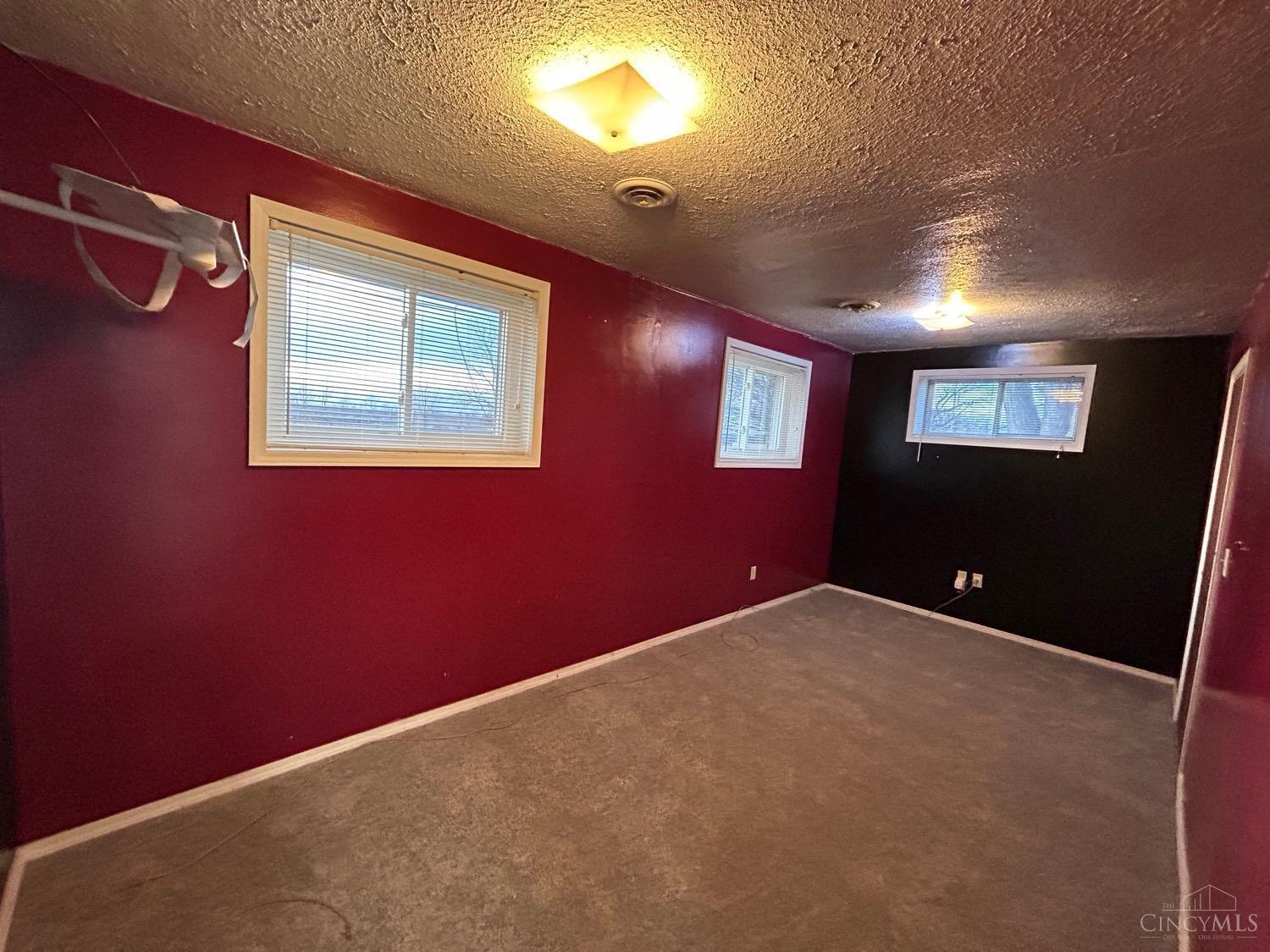 1894 Bell Road Hamilton, OH 45013 - Photo 16 of 30 Gallery Image 16