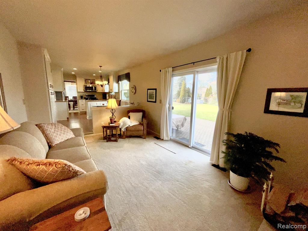 42976 Saxony Road Canton, MI 48187 - Photo 12 of 34