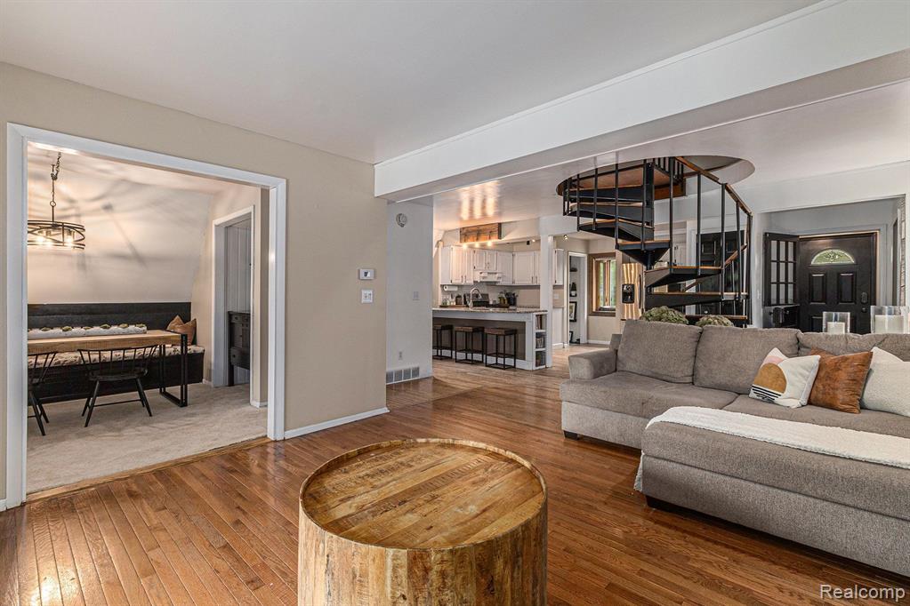 2126 Norton Road Howell, MI 48843 - Photo 7 of 54 Gallery Image 7