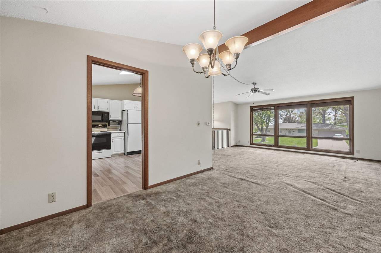 3729 Wenig Road Northeast Cedar Rapids, IA 52402 - Photo 7 of 26 Gallery Image 7