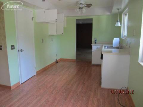 9548 Oakhill Road Holly, MI 48442 - Photo 5 of 9 20196254-4.JPG