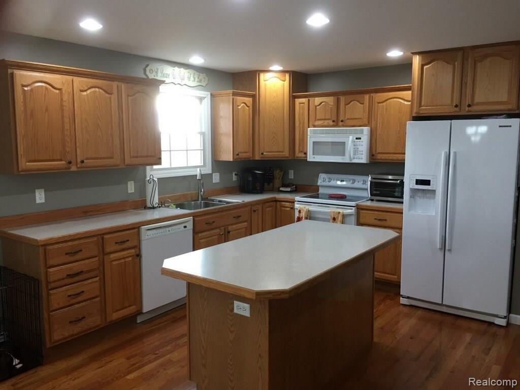 3890 Sheridan Line Road Croswell, MI 48422 - Photo 3 of 24 15.jpg