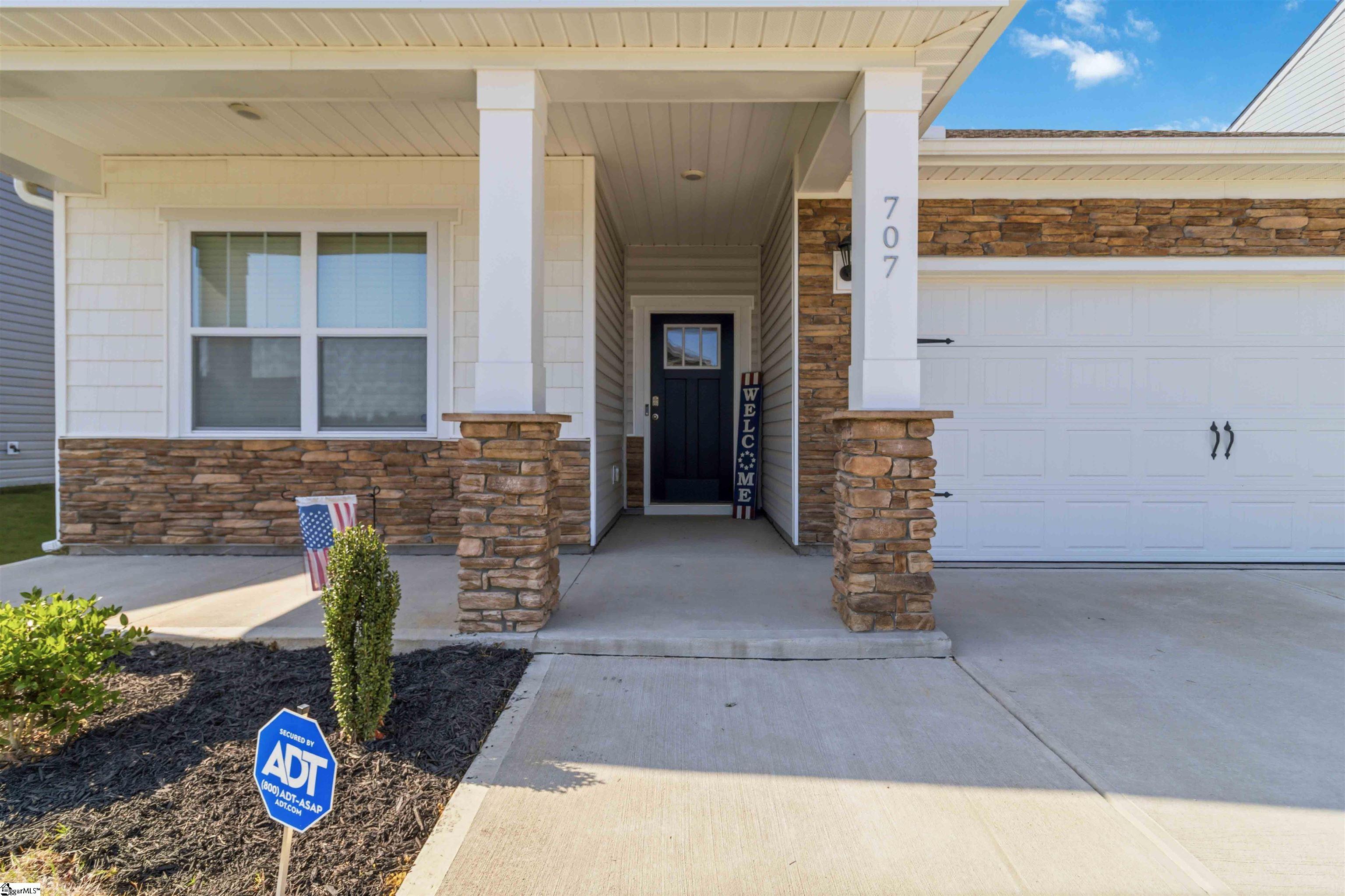 707 Bayridge Road Simpsonville, SC 29680 - Photo 2 of 23