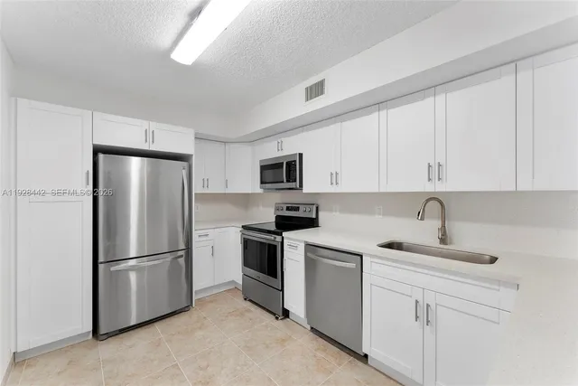 $3,150 | 3150 Leewood Terrace, Unit L124, Boca Raton, FL 33431