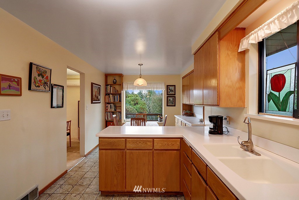 9327 Northeast 175th Street Bothell, WA 98011 - Photo 11 of 25