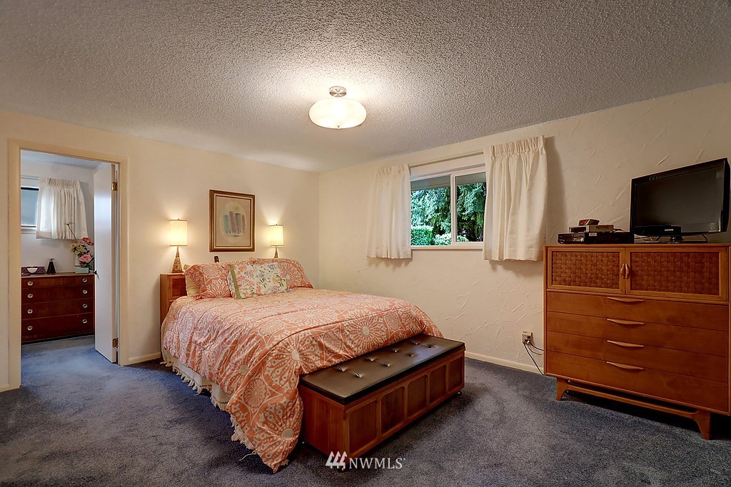 9327 Northeast 175th Street Bothell, WA 98011 - Photo 14 of 25