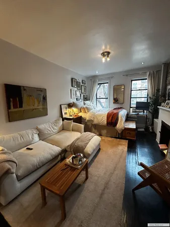 $3,600 | 59 West 8th Street, Unit 4B | Greenwich Village