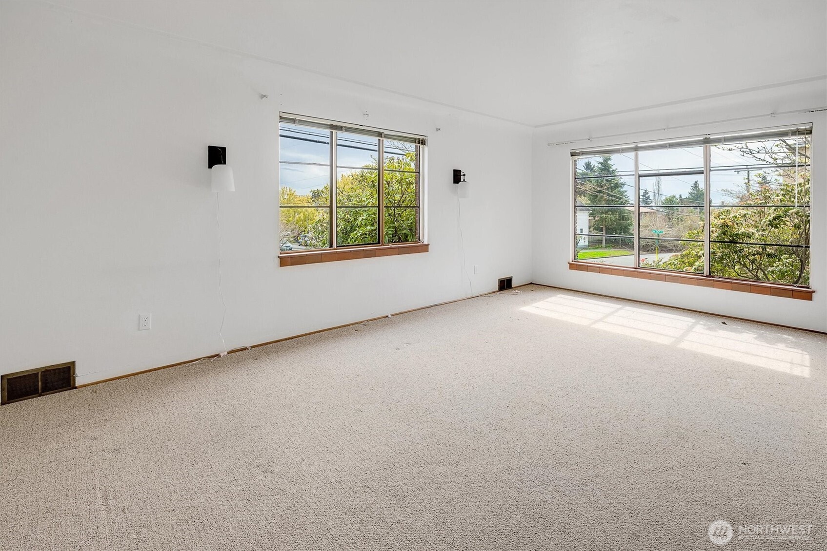 3002 Northwest 70th Street Seattle, WA 98117 - Photo 12 of 28