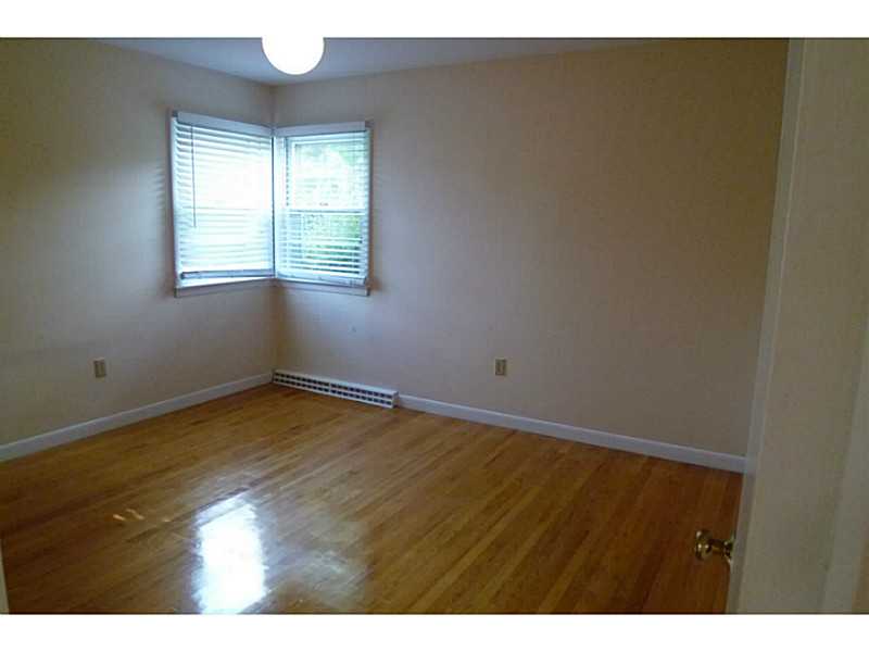 26 Wood Road Middletown, RI 02842 - Photo 10 of 11 Bedroom.