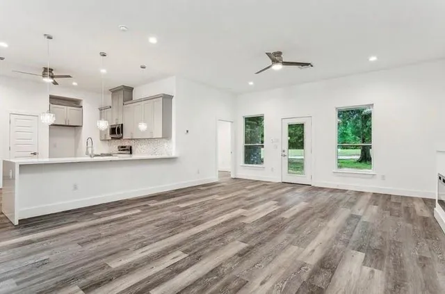 $2,000 | 23386 Fairway Gardens, Springfield, LA 70462