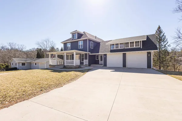 $455,000 | 1175 Sunset Drive, Platteville, WI 53818