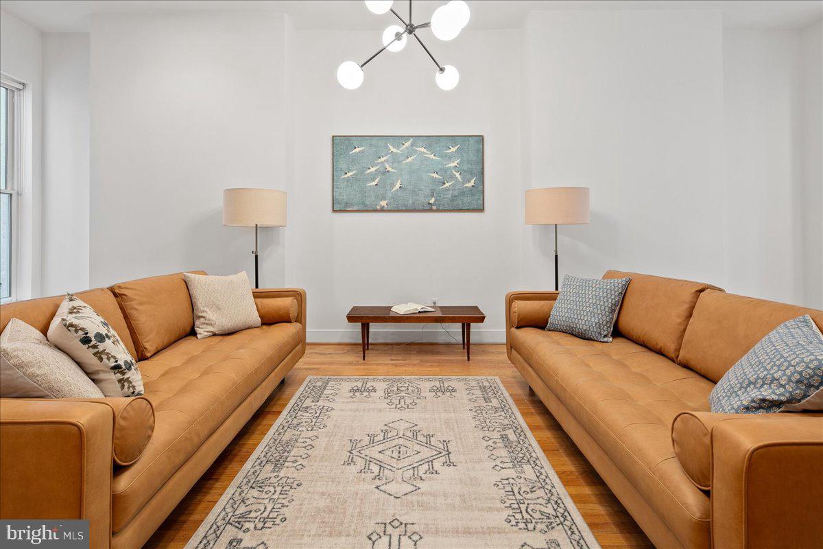 603 P Street Northwest Washington, DC 20001 - Photo 17 of 57 a living room with furniture