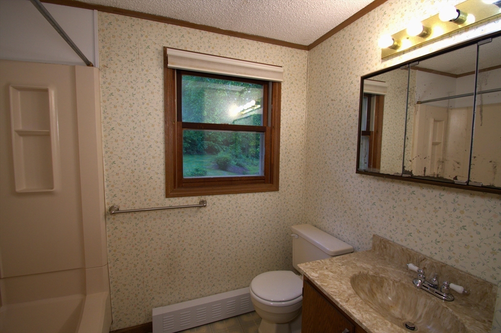 270 Sunderland Road, Unit 24 Worcester, MA 01604 - Photo 15 of 27