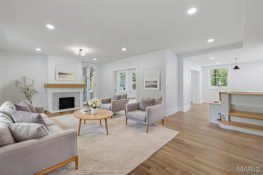 234 Glen Road Webster Groves, MO 63119 - Photo 4 of 35