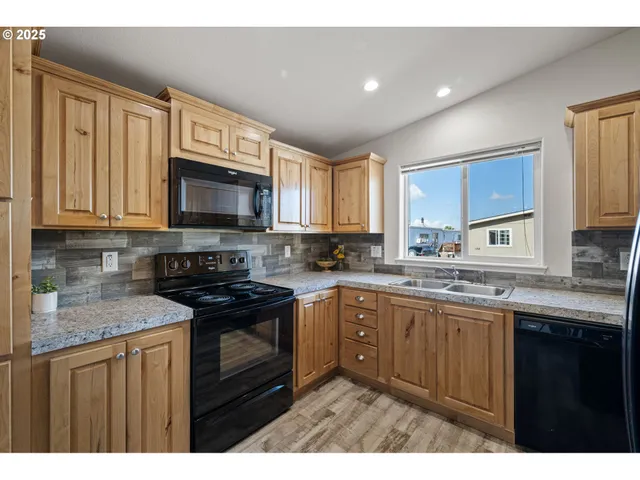 $89,000 | 1415 South Bertelsen Road, Unit 112, Eugene, OR 97402