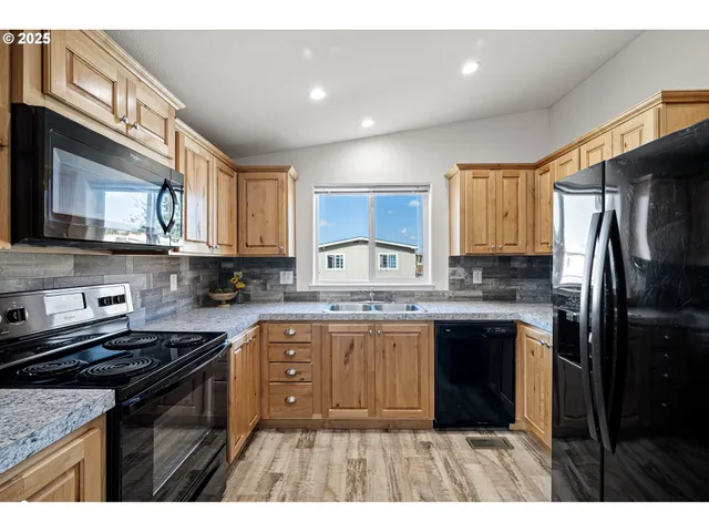 $89,000 | 1415 South Bertelsen Road, Unit 112, Eugene, OR 97402