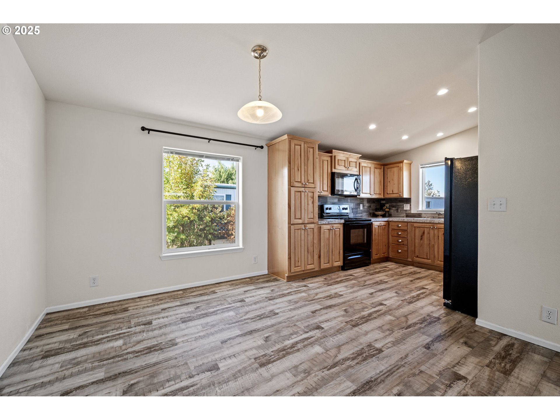 1415 South Bertelsen Road, Unit 112 Eugene, OR 97402 - Photo 7 of 34 Gallery Image 7