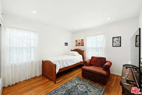 $800,000 | Undisclosed Address, North Hollywood, CA 91606