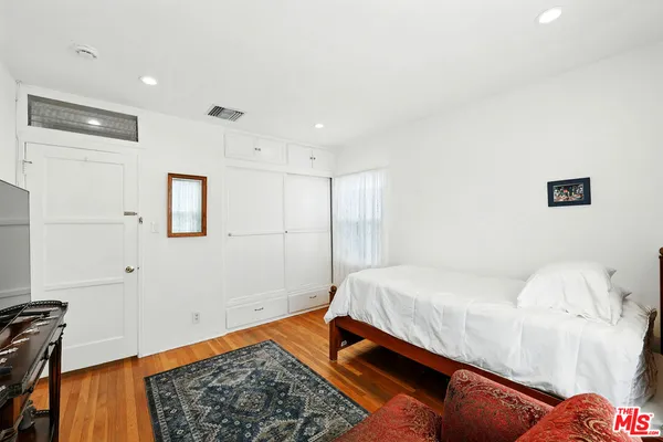 $800,000 | Undisclosed Address, North Hollywood, CA 91606