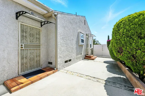 $800,000 | Undisclosed Address, North Hollywood, CA 91606