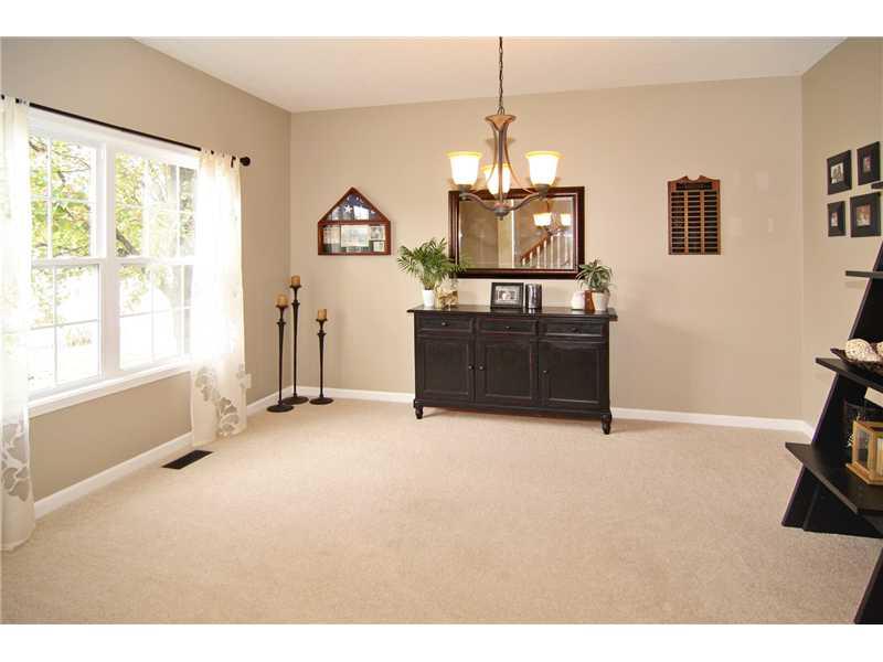11403 Whitewater Way Fishers, IN 46037 - Photo 4 of 24 Gallery Image 4