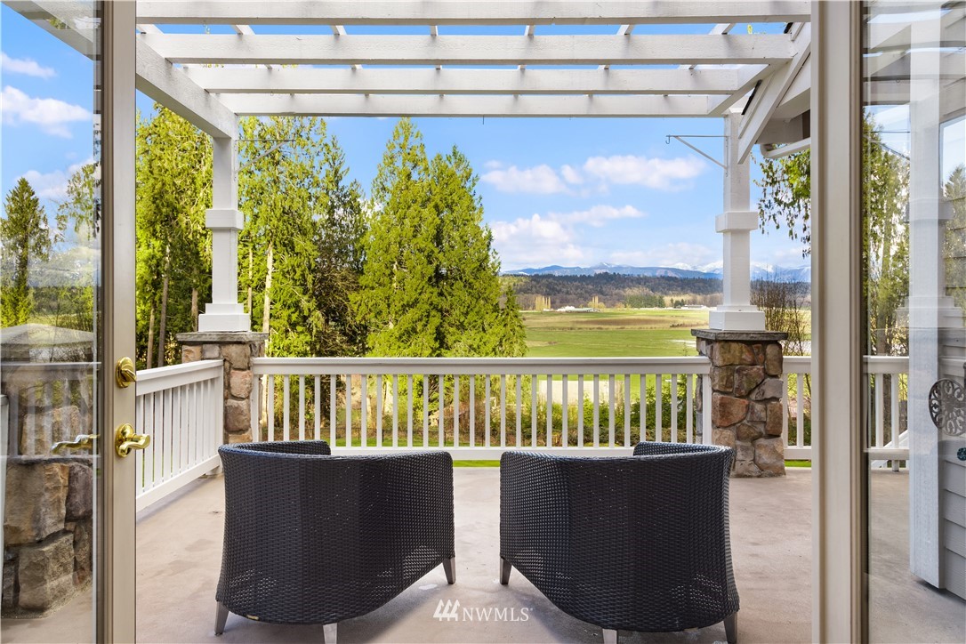 8707 West Snoqualmie Valley Road Northeast Carnation, WA 98014 - Photo 31 of 39