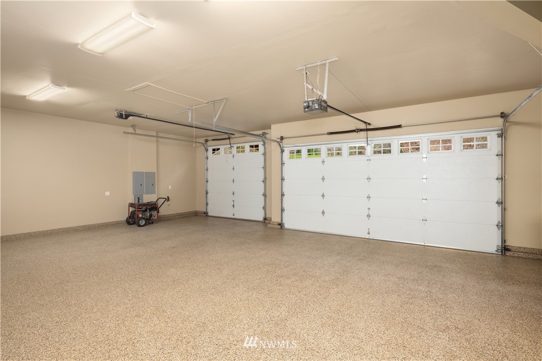 8707 West Snoqualmie Valley Road Northeast Carnation, WA 98014 - Photo 34 of 39 a view of a garage
