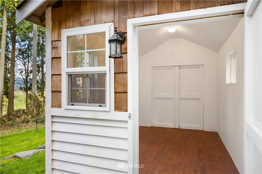 8707 West Snoqualmie Valley Road Northeast Carnation, WA 98014 - Photo 35 of 39 a view of outdoor space and deck