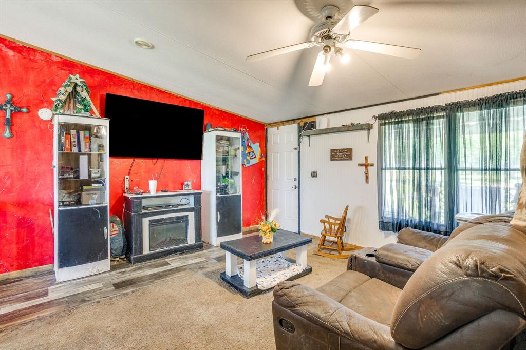 1100 Knob Road Springtown, TX 76082 - Photo 6 of 28