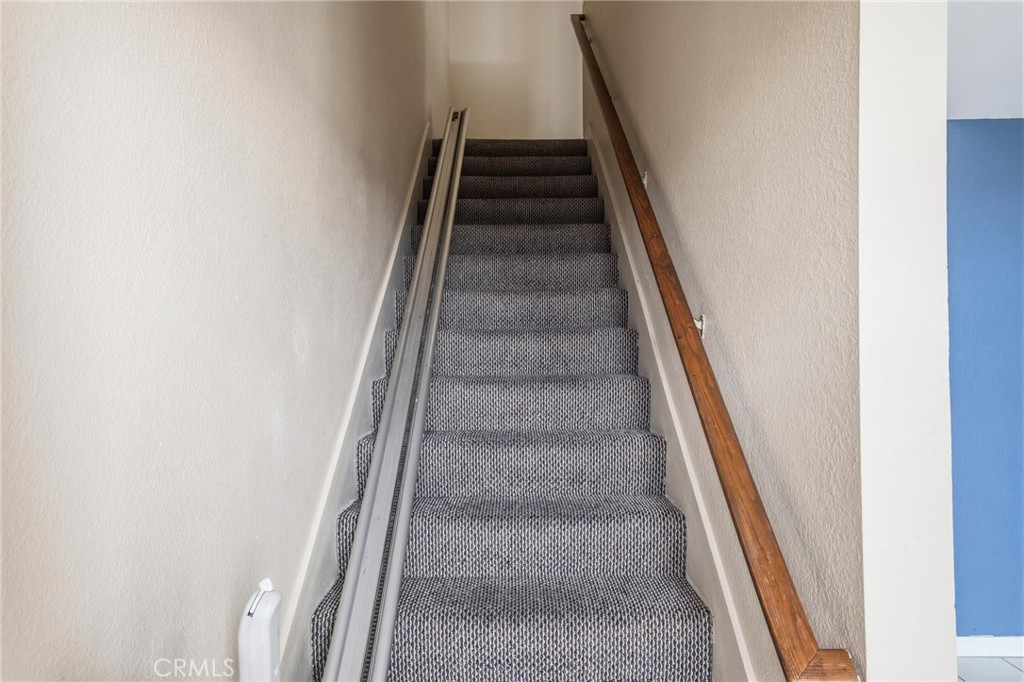 14429 Chardon Avenue, Unit 41 Hawthorne, CA 90250 - Photo 11 of 27 a view of entryway