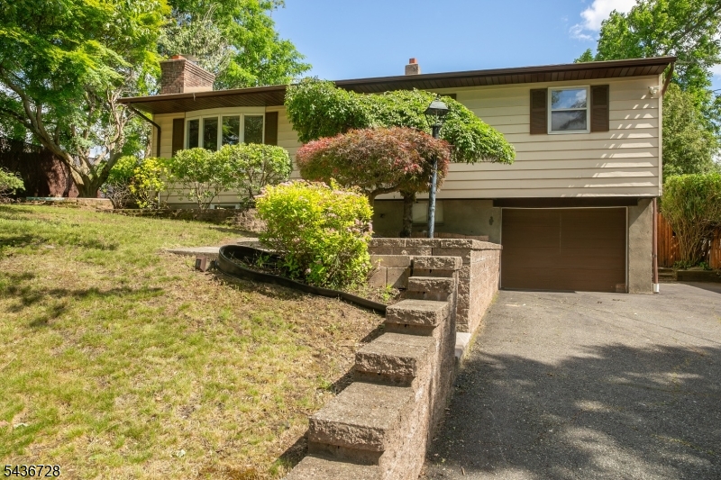 44 Adelphia Road Parsippany, NJ 07054 - Photo 5 of 32