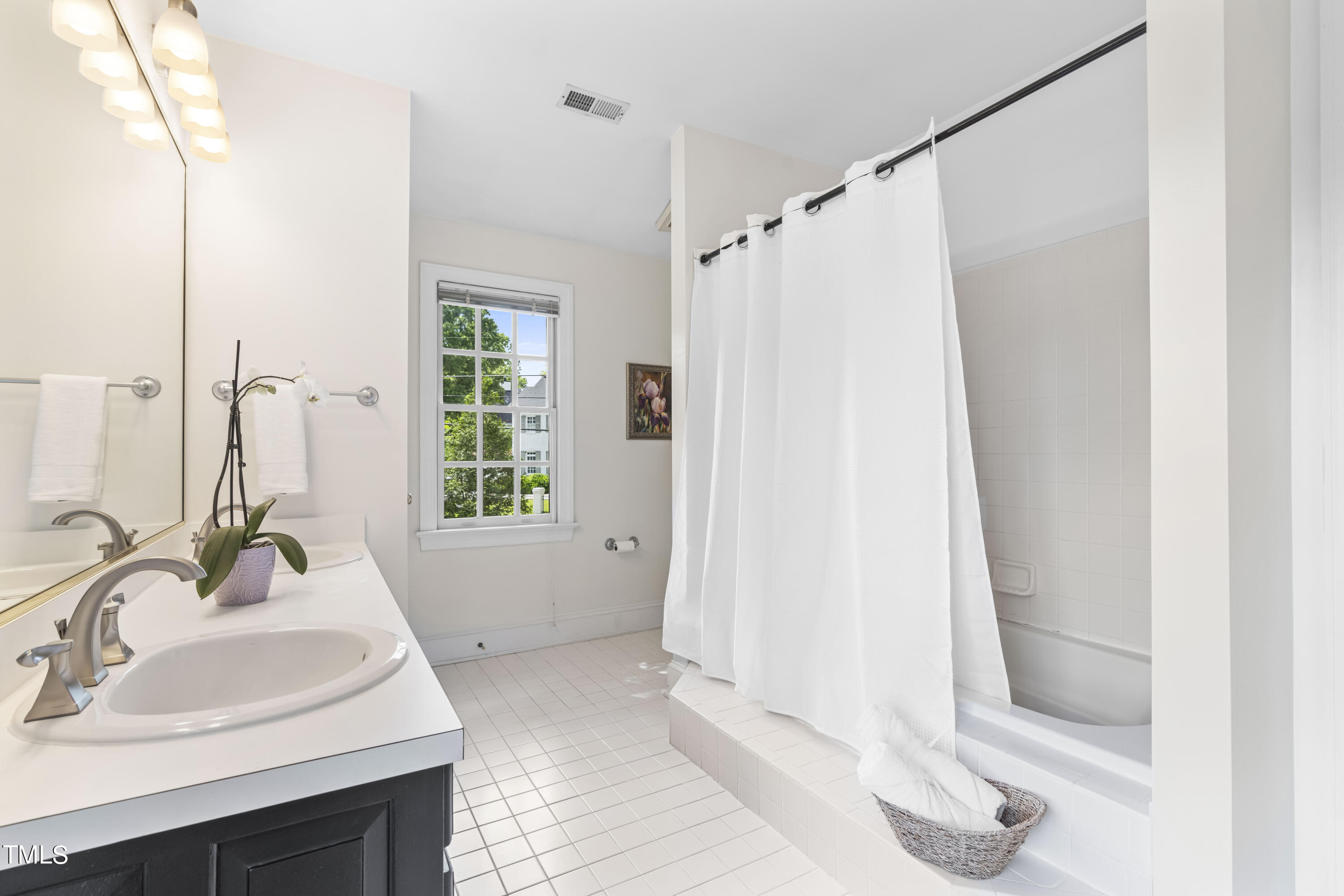 2510 Anderson Drive Raleigh, NC 27608 - Photo 28 of 40 DSC03061