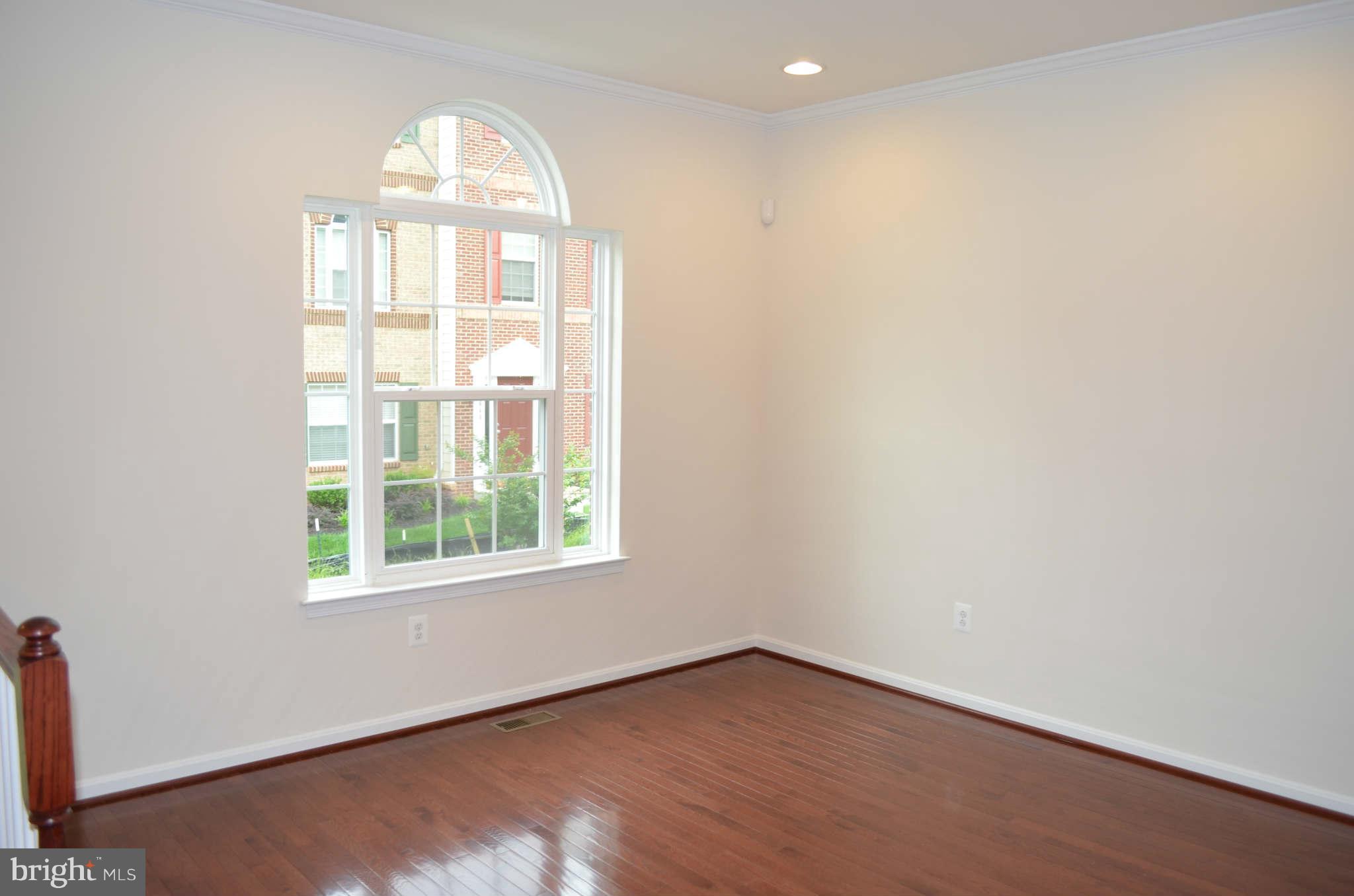 623 Twin Birch Road Hanover, MD 21076 - Photo 3 of 30 Living Room