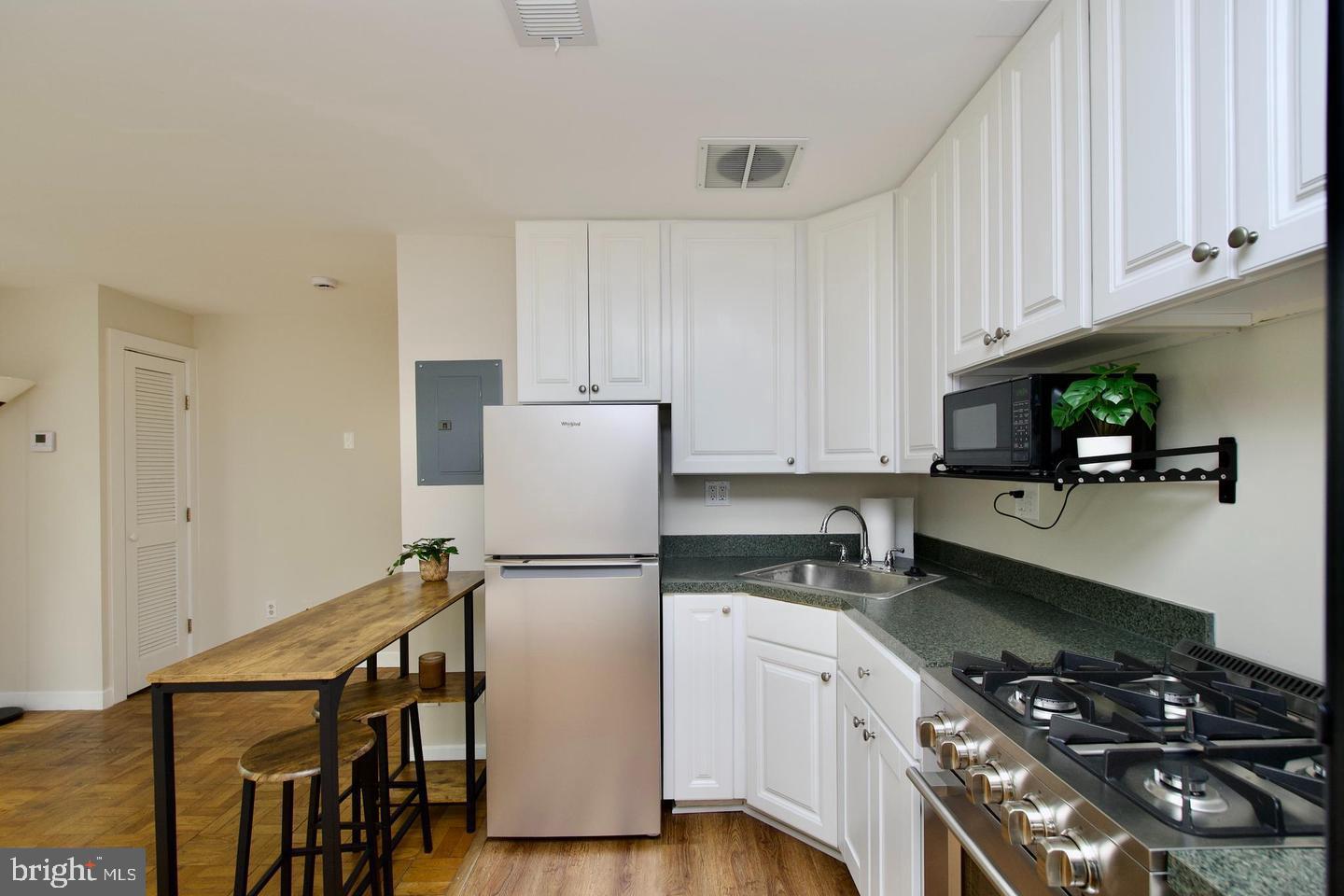 4840 MacArthur Court, Unit 504 Washington, DC 20007 - Photo 16 of 27