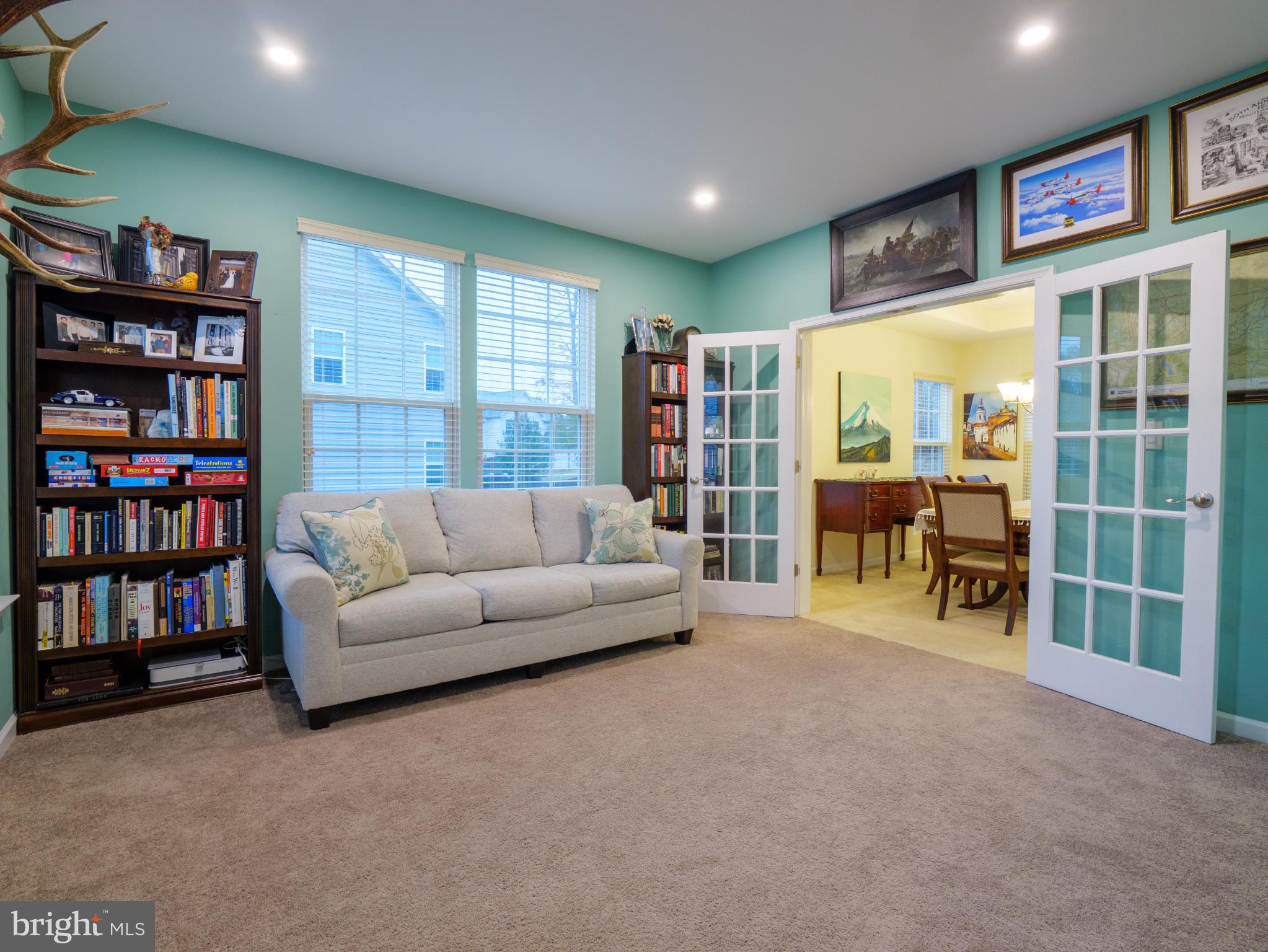 3412 St Marys View Road Accokeek, MD 20607 - Photo 4 of 47 Inviting office/formal sitting room.