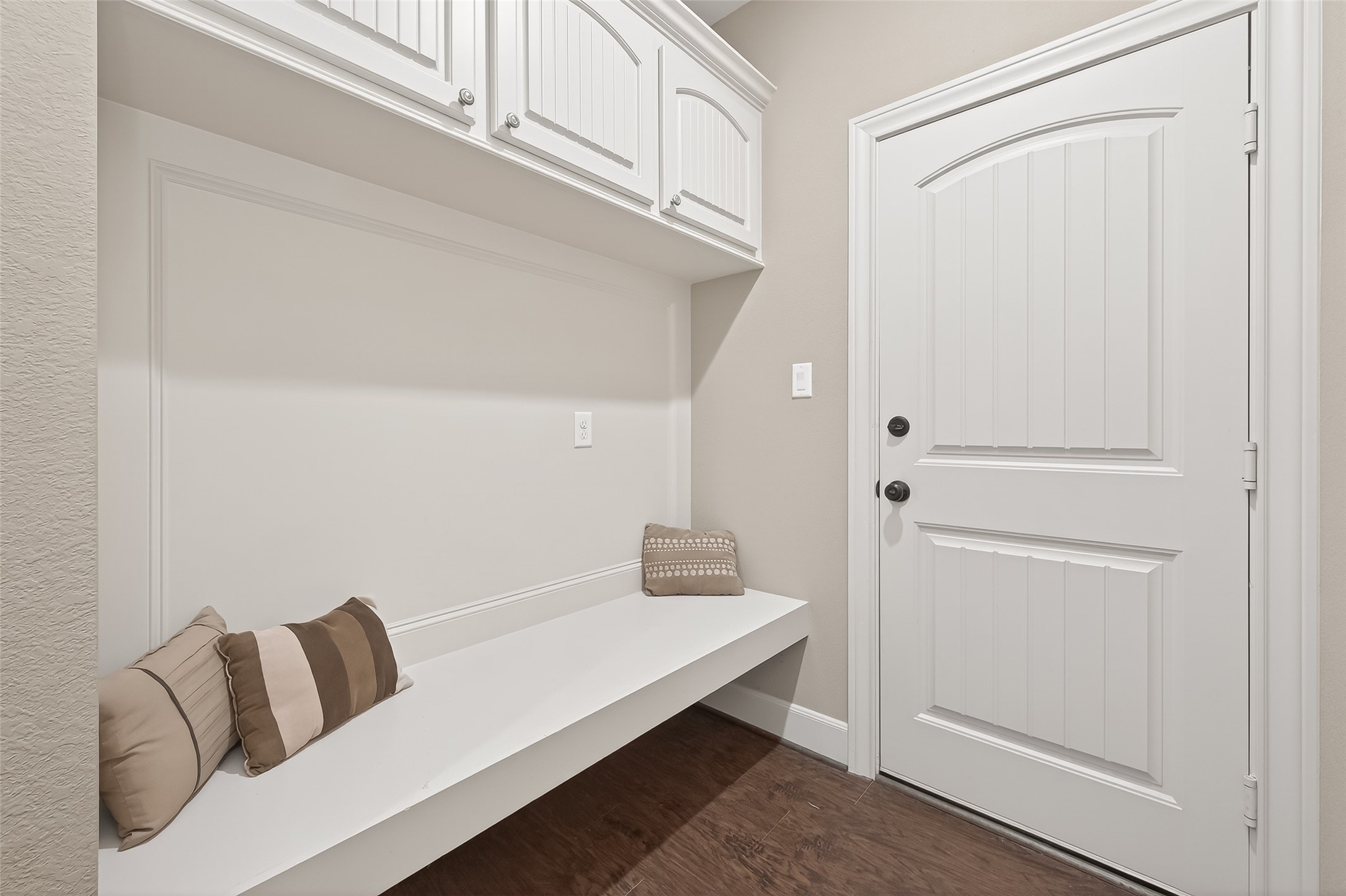 112 Timberside Drive Conroe, TX 77304 - Photo 28 of 50 Drop zone bench with storage above