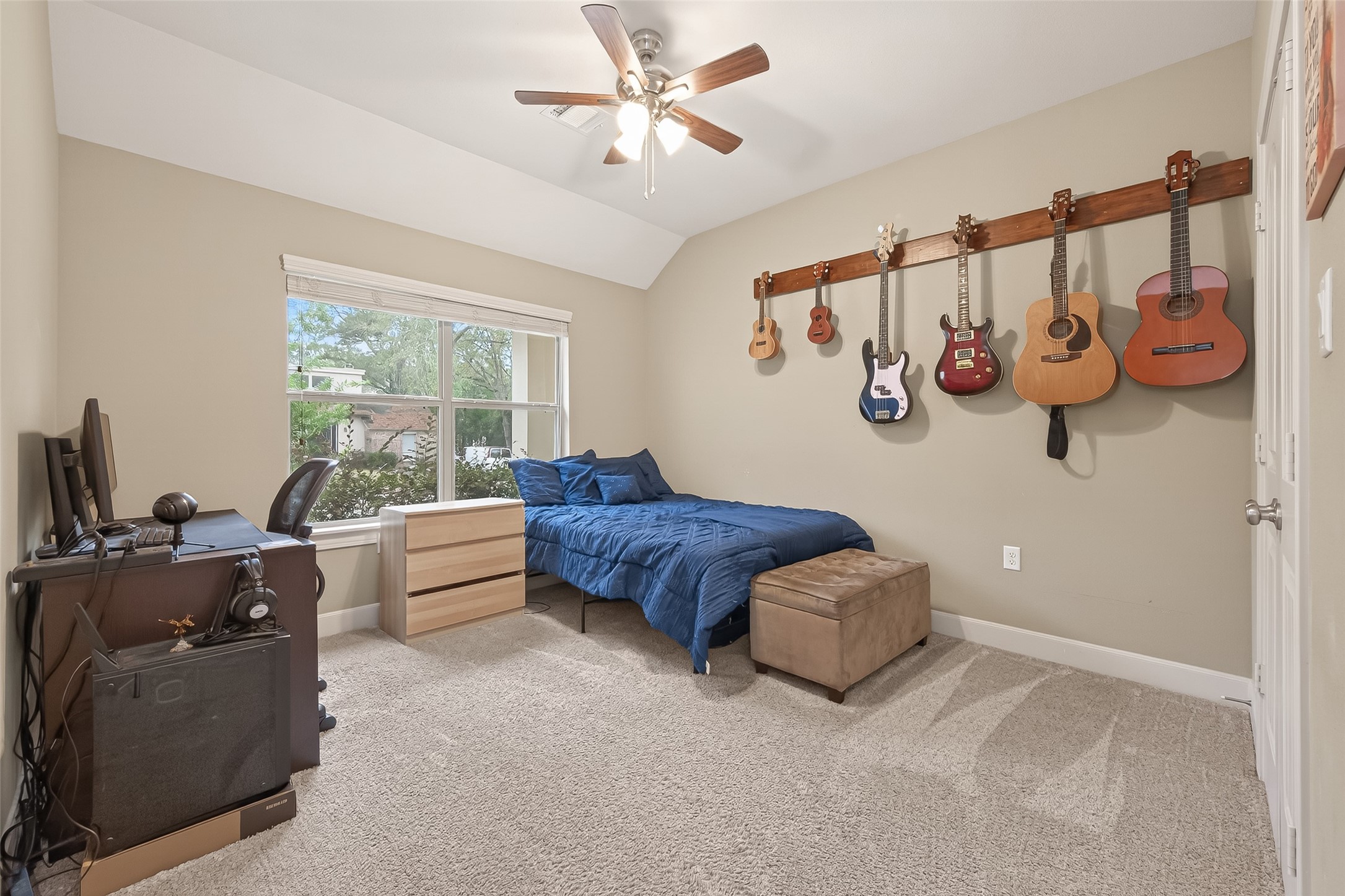 112 Timberside Drive Conroe, TX 77304 - Photo 30 of 50 Bedroom on main floor