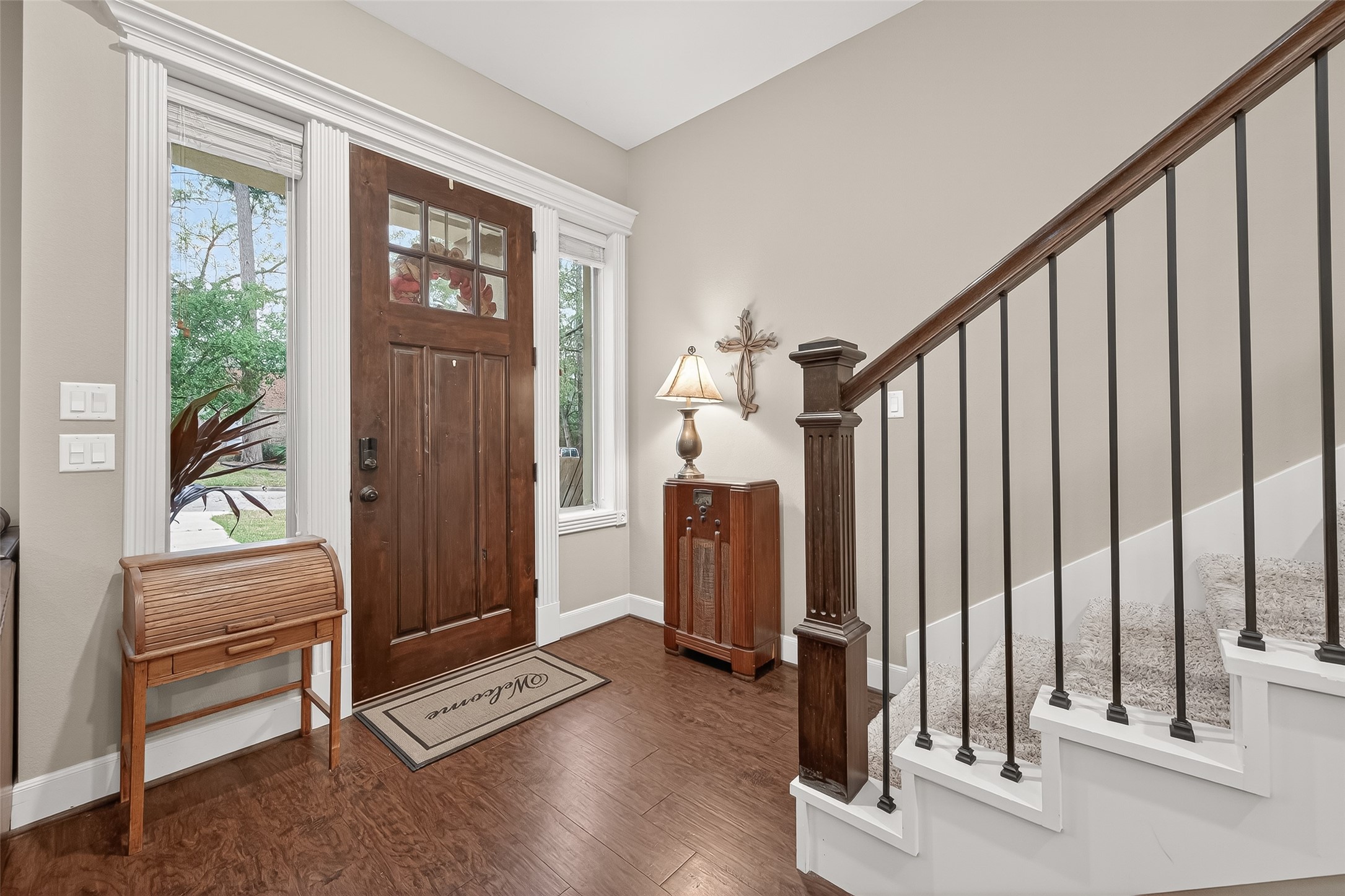 112 Timberside Drive Conroe, TX 77304 - Photo 5 of 50 Spacious entryway