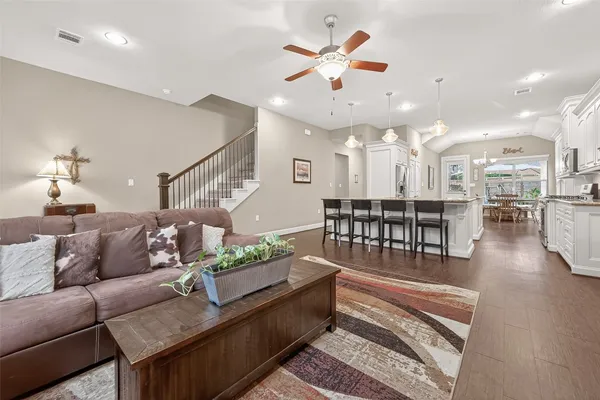 $449,500 | 112 Timberside Drive, Conroe, TX 77304