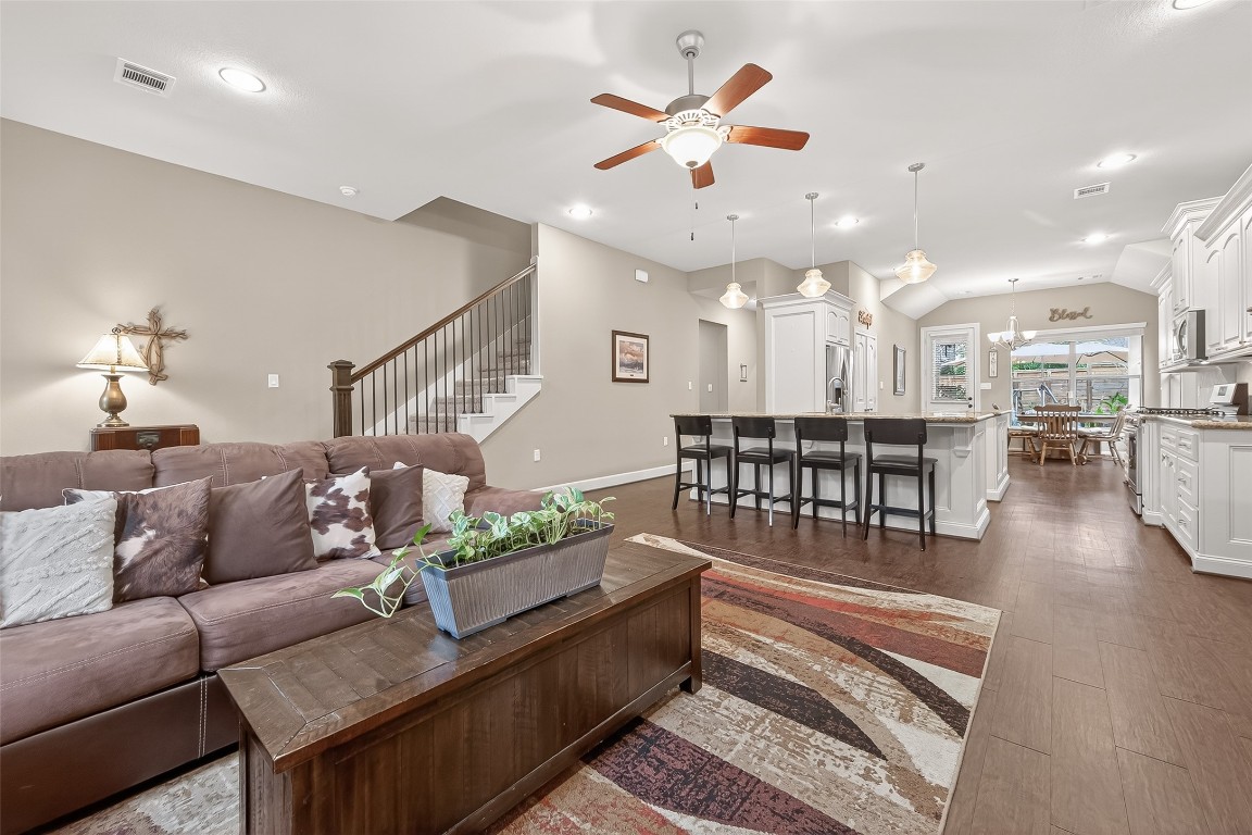 112 Timberside Drive Conroe, TX 77304 - Photo 8 of 50