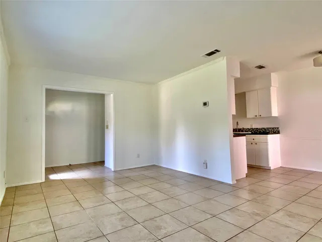 $2,000 | 2528 Berkett Drive, Austin, TX 78745