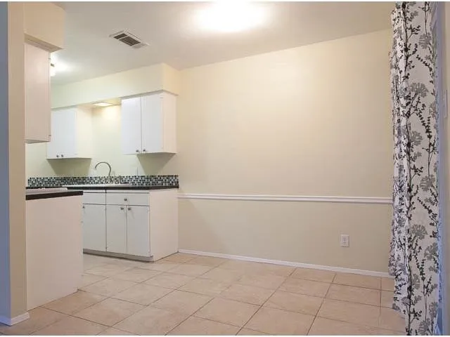 $2,000 | 2528 Berkett Drive, Austin, TX 78745